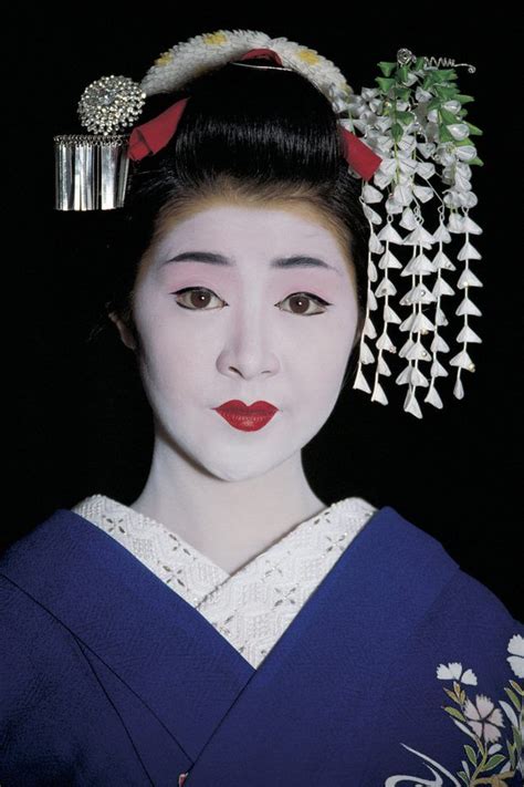 Formas económicas de hacer un maquillaje de geisha | eHow en Español ...