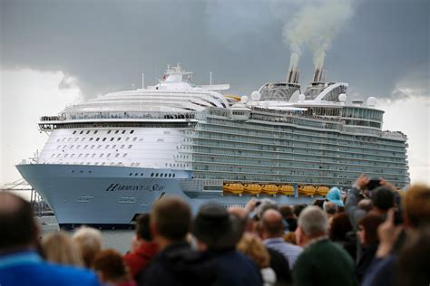 WATCH: Cruise Ship Crashes Into Dock In Jamaica | iHeart