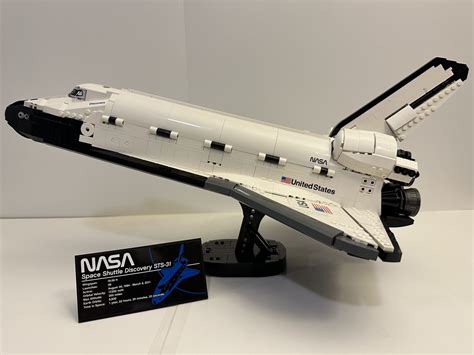 LEGO Icons - NASA Space Shuttle Discovery - Review - The Brick Stand