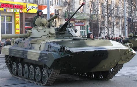 SI VIS PACEM, PARA BELLUM: Il BMP-2 (in russo: Боевая Машина Пехоты БМП ...