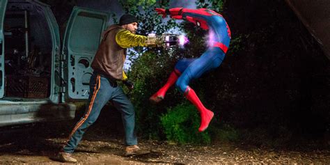 Shocker Faces Spidey in New Homecoming Photos | CBR