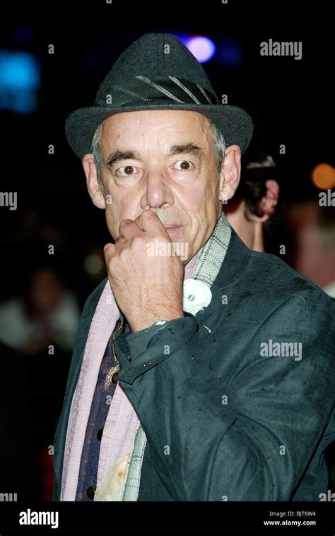 ROGER LLOYD PACK HARRY POTTER & THE GOBLET OF FIRE FILM PREMIER ODEON LEICESTER SQUARE LONDON ...