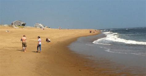 Newburyport Beaches Closed To Swimmers Due To Bacteria - CBS Boston