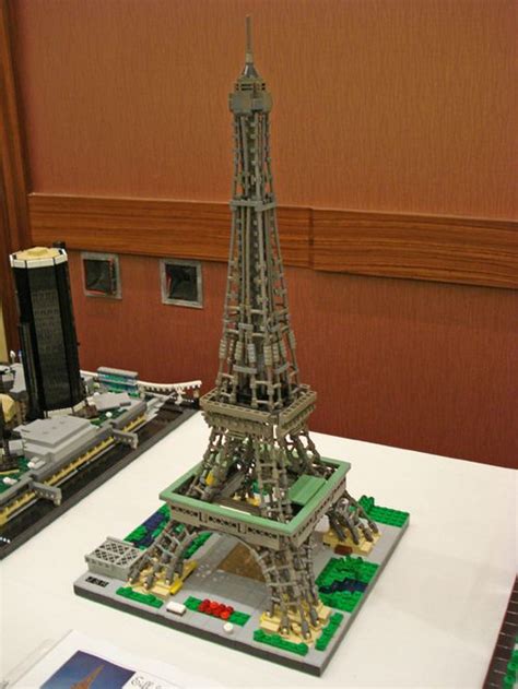 LEGO Eiffel Tower via brickshelf