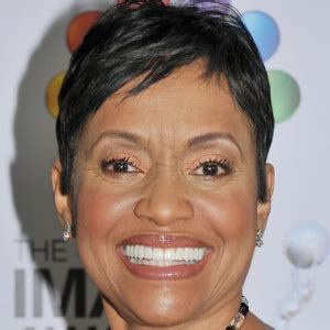 Lynn Toler - Bio, Family, Trivia | Famous Birthdays