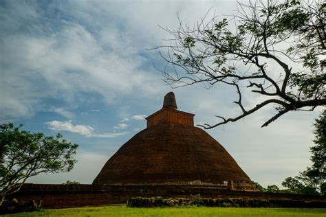 What you need to know about the ancient city of Anuradhapura | Blue ...