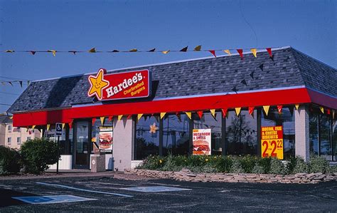 Hardee's Breakfast Hours - When Does Hardee's Stop Breakfast