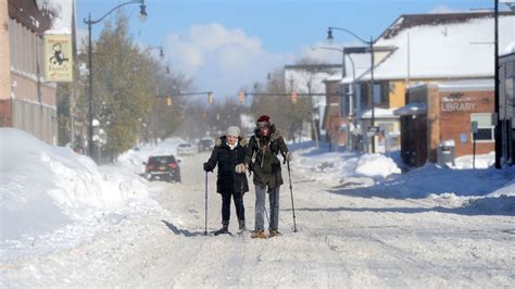 Buffalo snow storm: Snowfall totals, pictures, forecast so far