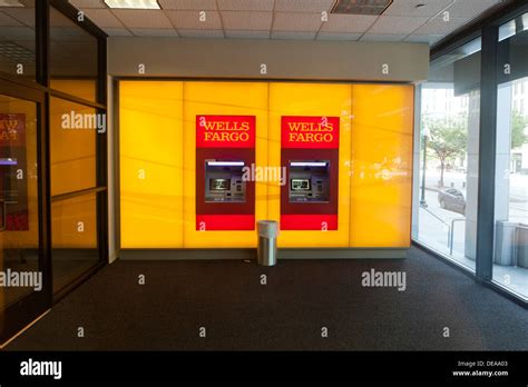 Wells Fargo ATM Stock Photo: 60463651 - Alamy