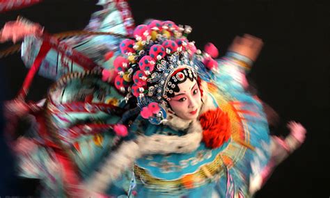 Peking Opera – the Quintessential Chinese Art of Singing, Dancing and ...