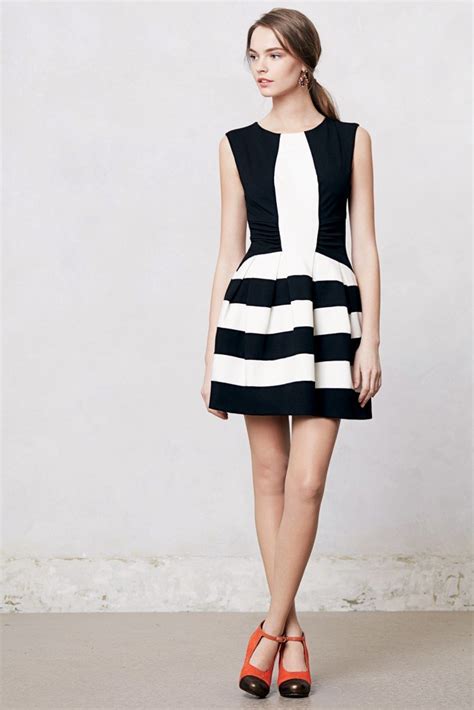 ATTRACTIVE BLACK AND WHITE DRESS TO ADD GLAMOUR TO UR WARDROBE..... - Godfather Style