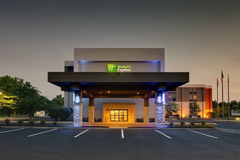 HOLIDAY INN EXPRESS VOORHEES - MT. LAUREL $98 ($̶1̶3̶6̶) - Prices & Hotel Reviews - NJ