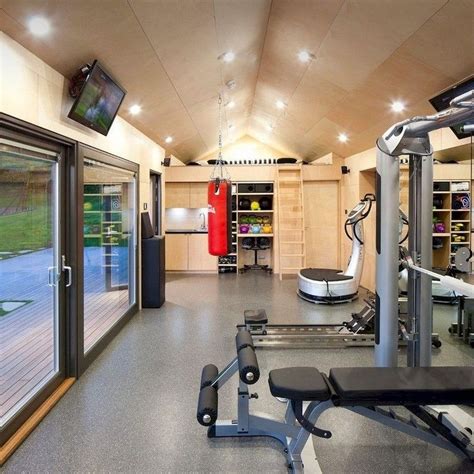 44 Amazing Home Gym Room Design Ideas - PIMPHOMEE