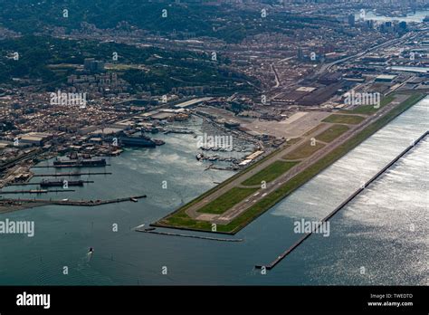 Crane Runway Stock Photos & Crane Runway Stock Images - Alamy