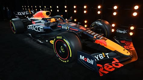 Red Bull Racing presenteert de RB19, de nieuwe bolide van Verstappen ...