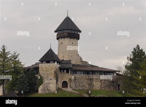 Velika Kladusa Castle - Kula Hrnjica Muje, Bosnia Stock Photo - Alamy