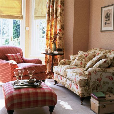 Country Cottage Floral Sitting Room | Cottage style sofa, Country sofas ...