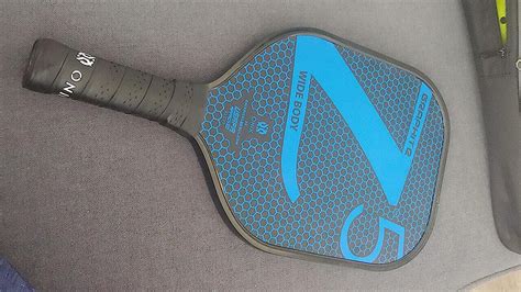 10 Best Lightweight Pickleball Paddles In 2024