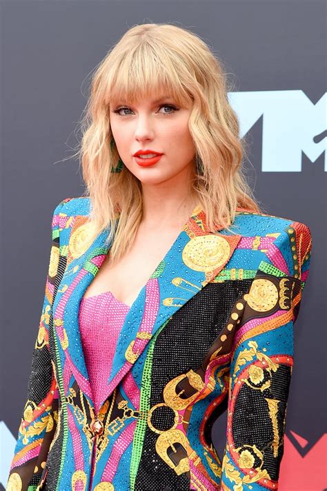 Taylor Swift at the MTV VMAs 2019 Pictures | POPSUGAR Celebrity UK