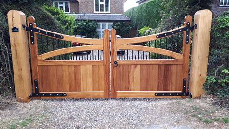 Wooden gates with a difference – Longman Gates