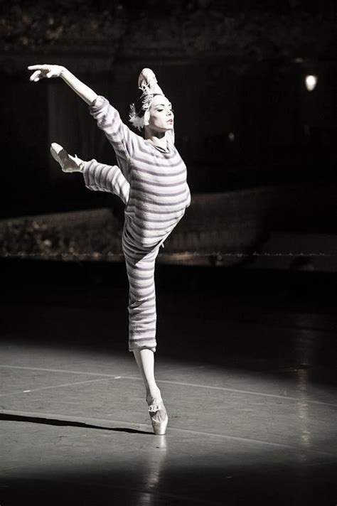 Diana Vishneva rehearsing Swan Lake | Ballet beautiful, Dance pictures ...