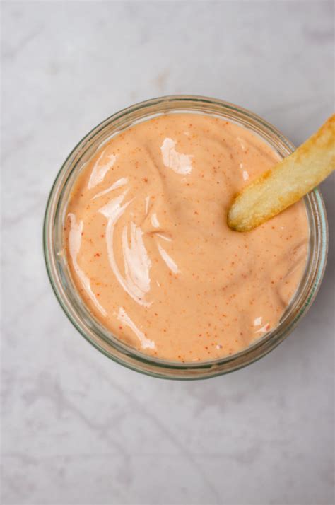 Fry Sauce Recipe (Easy Dipping Sauce) - The Dinner Bite