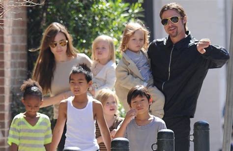 Hollywood Celebrities: Brad Pitt With His Family In These Pictures 2012