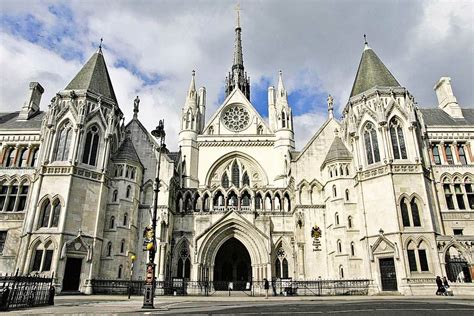 Royal Courts of Justice, London Law Court, England. . Gorgeous historic architecture. London ...