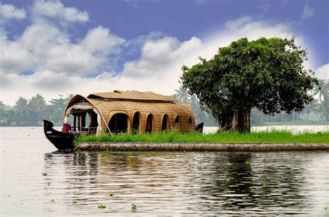 Kerala Backwaters Tour -Top 10 Backwaters- Alleppey Houseboat Club