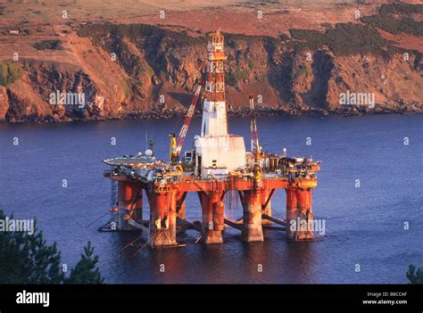 Oil Rig platform Stock Photo - Alamy