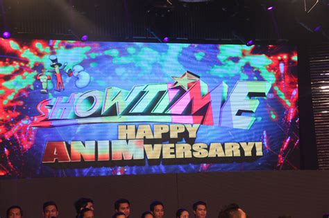 'It's Showtime' keeps it simple with humble anniversary celebration ...