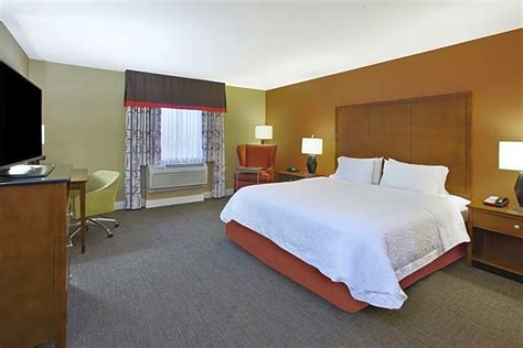 Hampton Inn & Suites Wichita-Northeast | Reservations Center