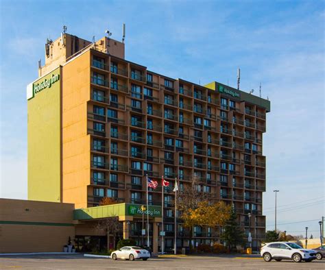 Holiday Inn hotel in Toronto to be demolished and replaced by towers