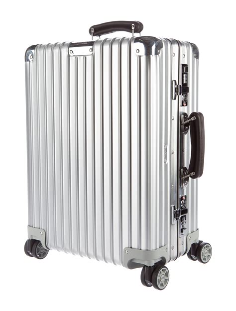 The Rimowa Cabin Classic - How Does It Hold Up Today? - Luggage Unpacked