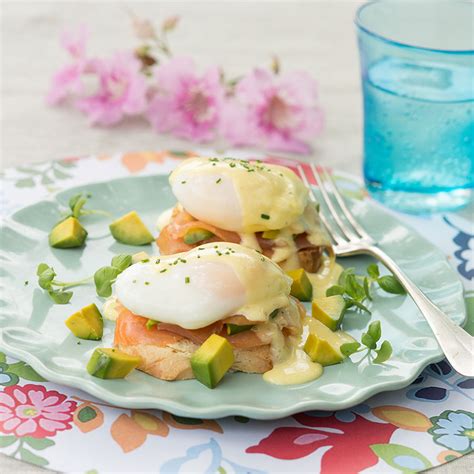 Smoked Salmon Eggs Benedict Recipe | Gourmet Food World