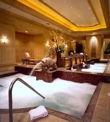 Las Vegas Hotel - Mandalay Bay Hotel Casino | Las vegas luxury, Las ...