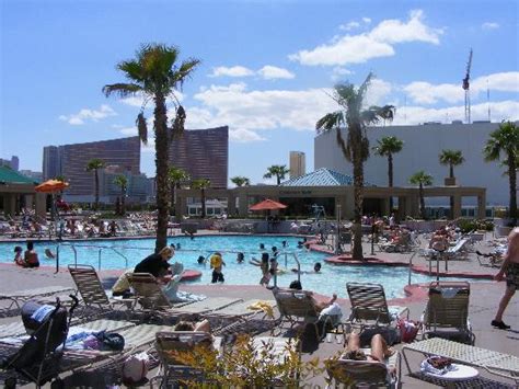 Pool area - Picture of Westgate Las Vegas Resort & Casino, Las Vegas - TripAdvisor