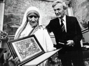 Mother Teresa receiving the Nobel Peace Prize | Learnodo Newtonic