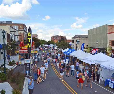 North Carolina Apple Festival Returns Labor Day Weekend - Hendersonville.com