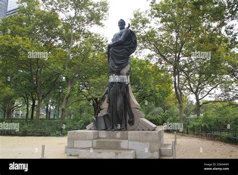 Giovanni da Verrazzano statue in Battery Park, Lower Manhattan, by Ettore Ximenes, New York, NY ...