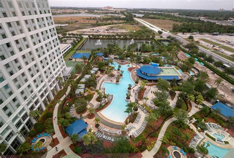 Hotel Review: Hilton Orlando (Pool View Room) - Short Walk to Orange ...