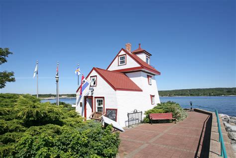 Fort Point Lighthouse, Nova Scotia Canada at Lighthousefriends.com