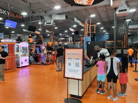 SKY ZONE TRAMPOLINE PARK - Updated November 2024 - 41 Photos & 41 Reviews - 1300 Crain Hwy ...