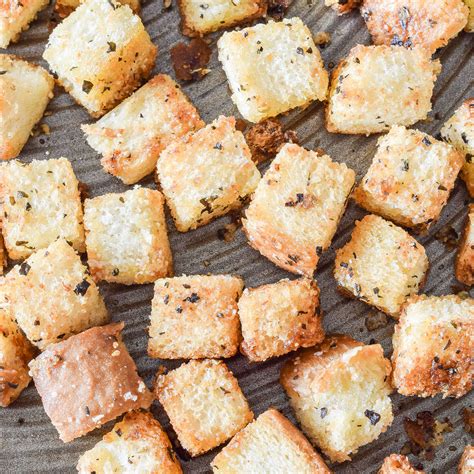 How to Make Homemade Croutons | Hello Little Home