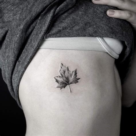 Maple Leaf Tattoo Meaning And Ideas For Men And Women 🍁 (With images ...