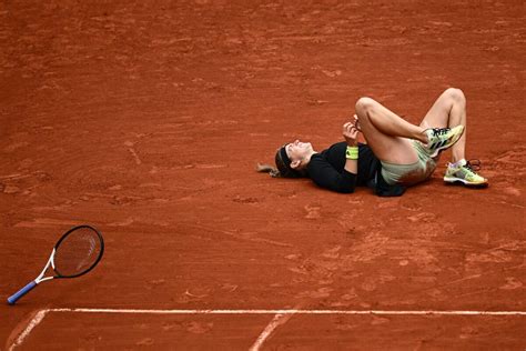 Doctors told Karolina Muchova not to play tennis, but now she is in French Open final - News ...