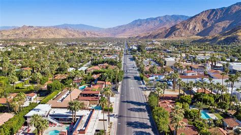 A Visitor’s Guide to Exploring Downtown Palm Springs, CA – Healthy Food Near Me