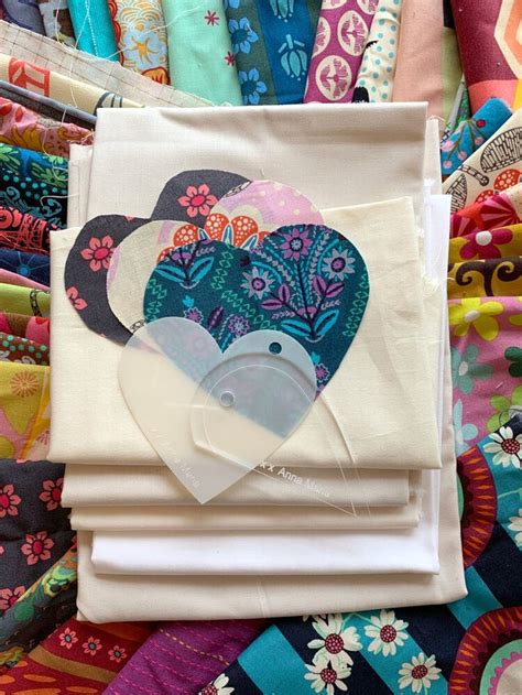 Happy Scrappy Heart Kit — Anna Maria Horner | Heart quilt, Anna maria ...