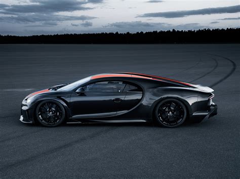 Bugatti's Chiron Clocks 305 MPH Thanks to Top-Notch Tires | WIRED