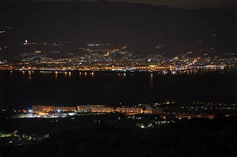 Ges: Panorama sullo stretto di Messina di notte